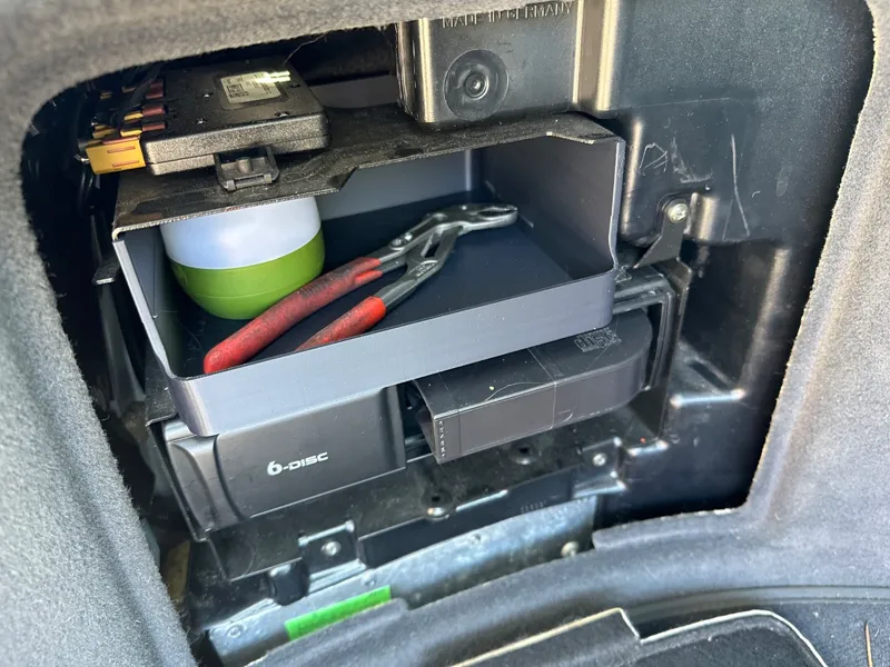 CD Changer rack bin for Audi B5