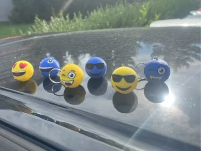 Emoji-Cool Face Keychain