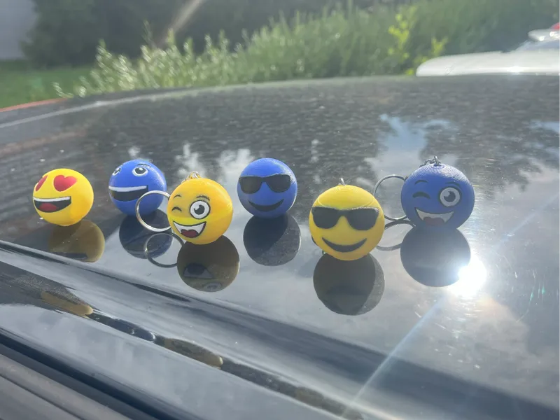 Emoji-Cool Face Keychain