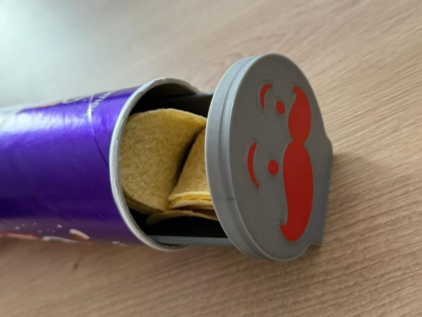 Pringles Can Easy Lift Tray Lid–No More Stuck Chip