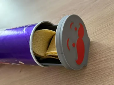 Pringles Can Easy Lift Tray Lid–No More Stuck Chip