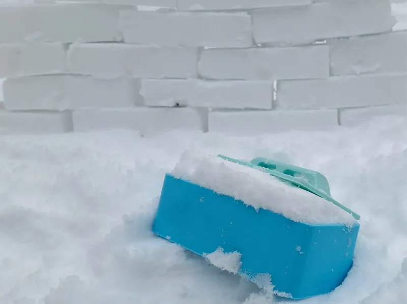 Snow Brick Mould – Build Your Ice Wall
