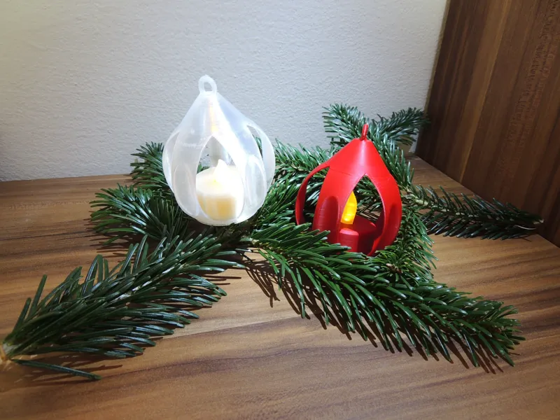 Weihnachtskugel mit Licht