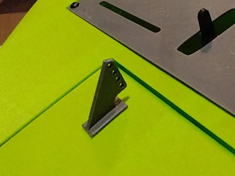 Locking RC Control Horn