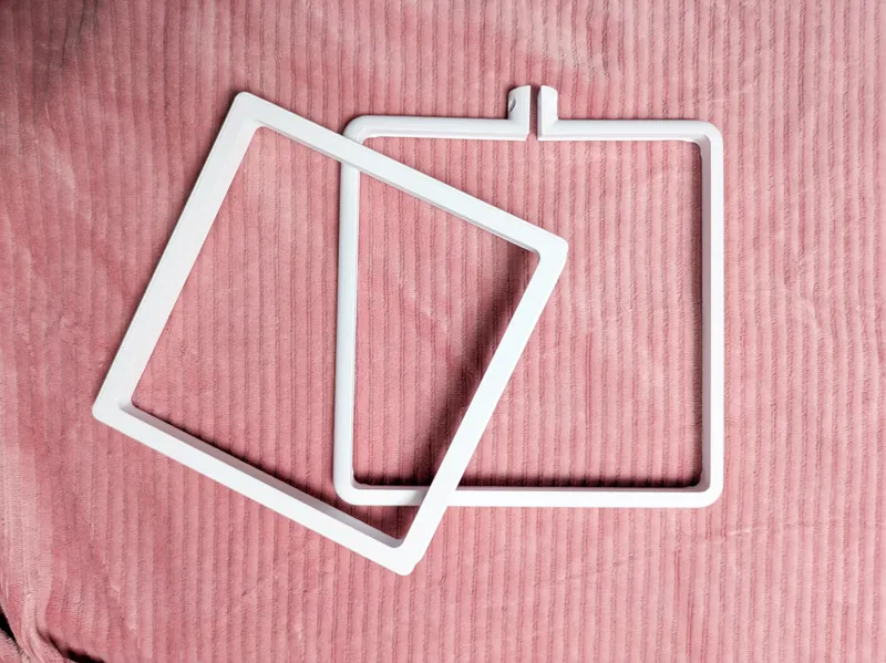 square-shaped embroidery hoop