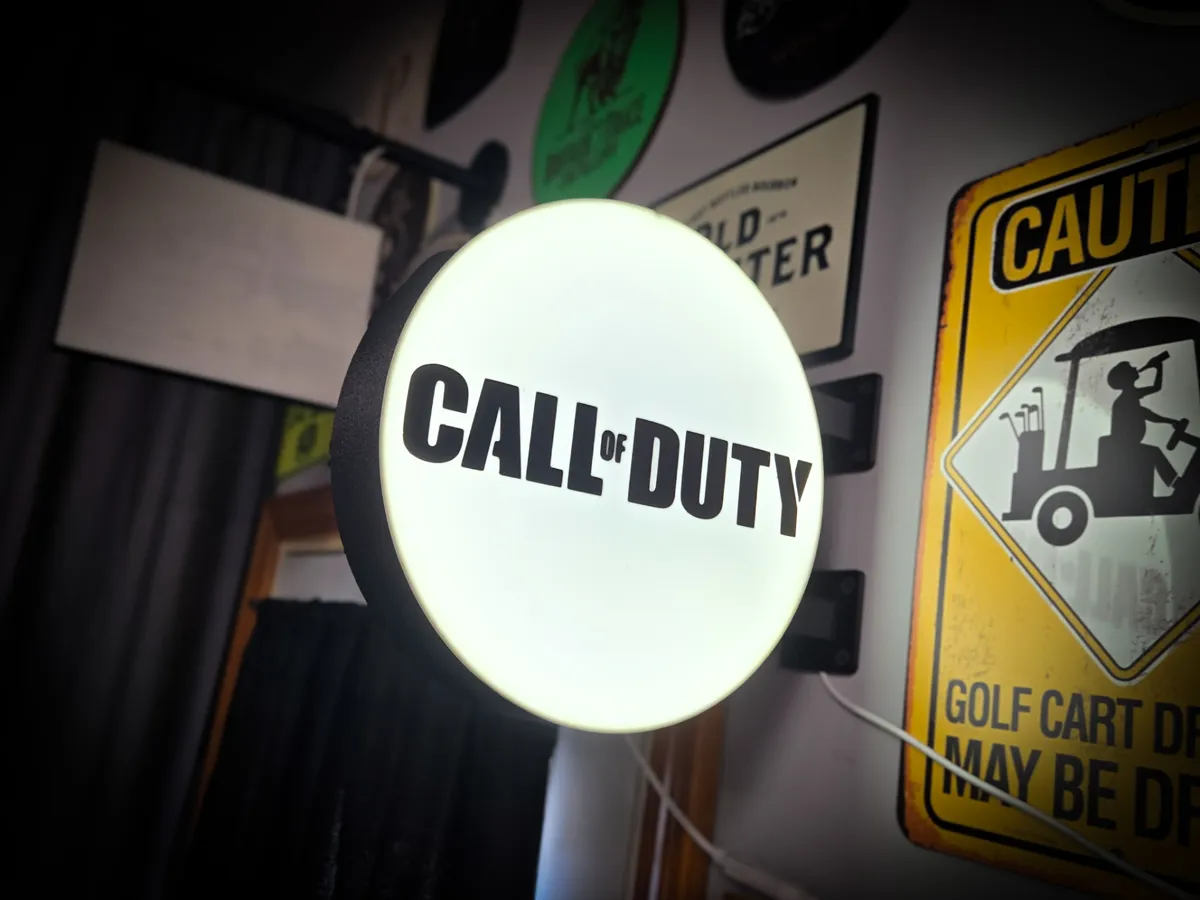 CALL OF DUTY ~ 2-Sided Round Lightbox - Free 3D Print Model - MakerWorld