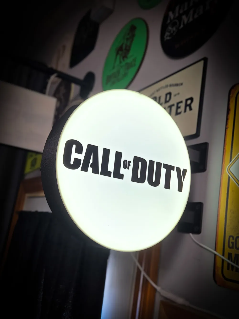 CALL OF DUTY ~ 2-Sided Round Lightbox - Free 3D Print Model - MakerWorld