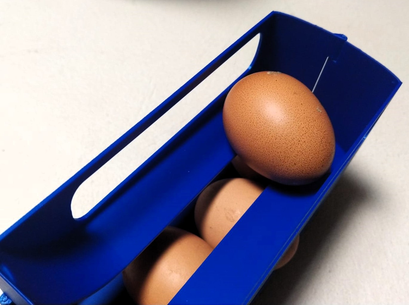 Miniatura 1 do modelo 3D Egg Dispenser