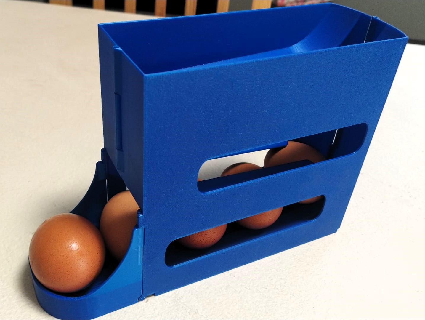 Miniatura 2 do modelo 3D Egg Dispenser