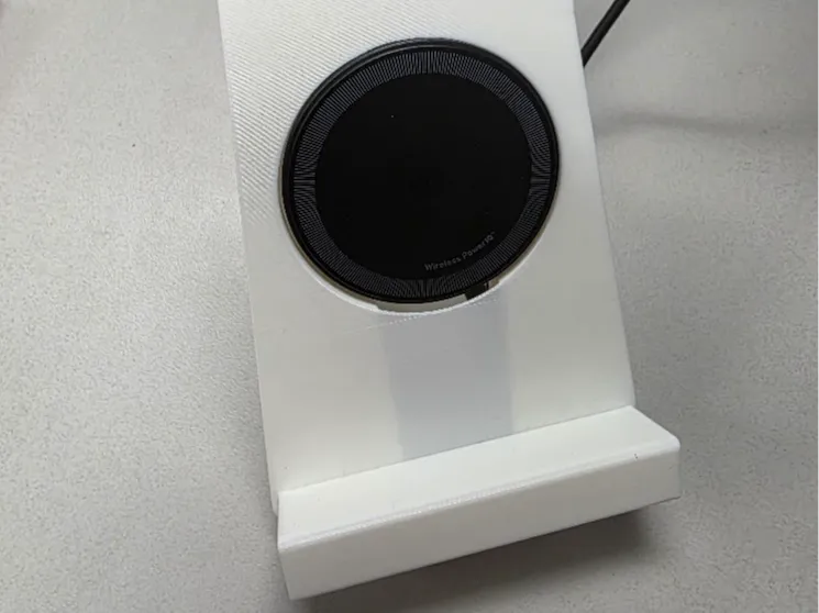 Phone Stand with Anker Zolo Qi2