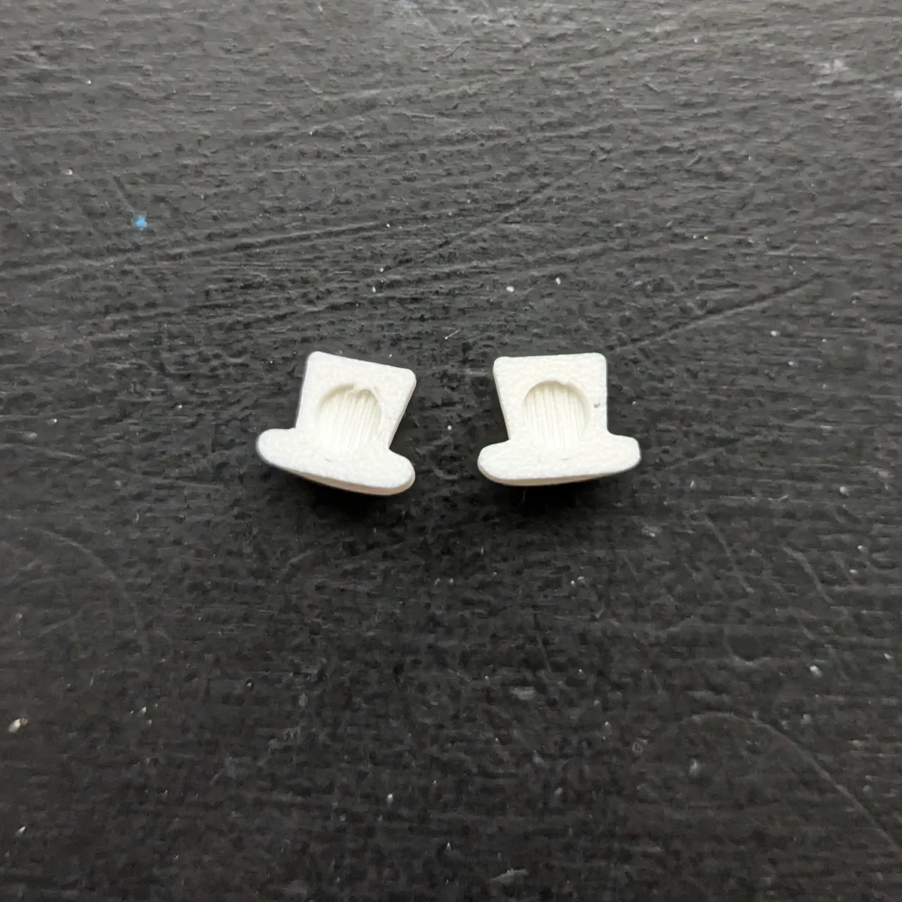 Wizard Hat Earrings / Magnet view 3