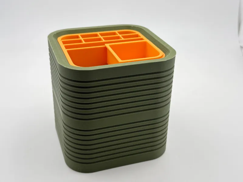 POT À STYLO MODULAIRE AVEC SÉPARATEURS