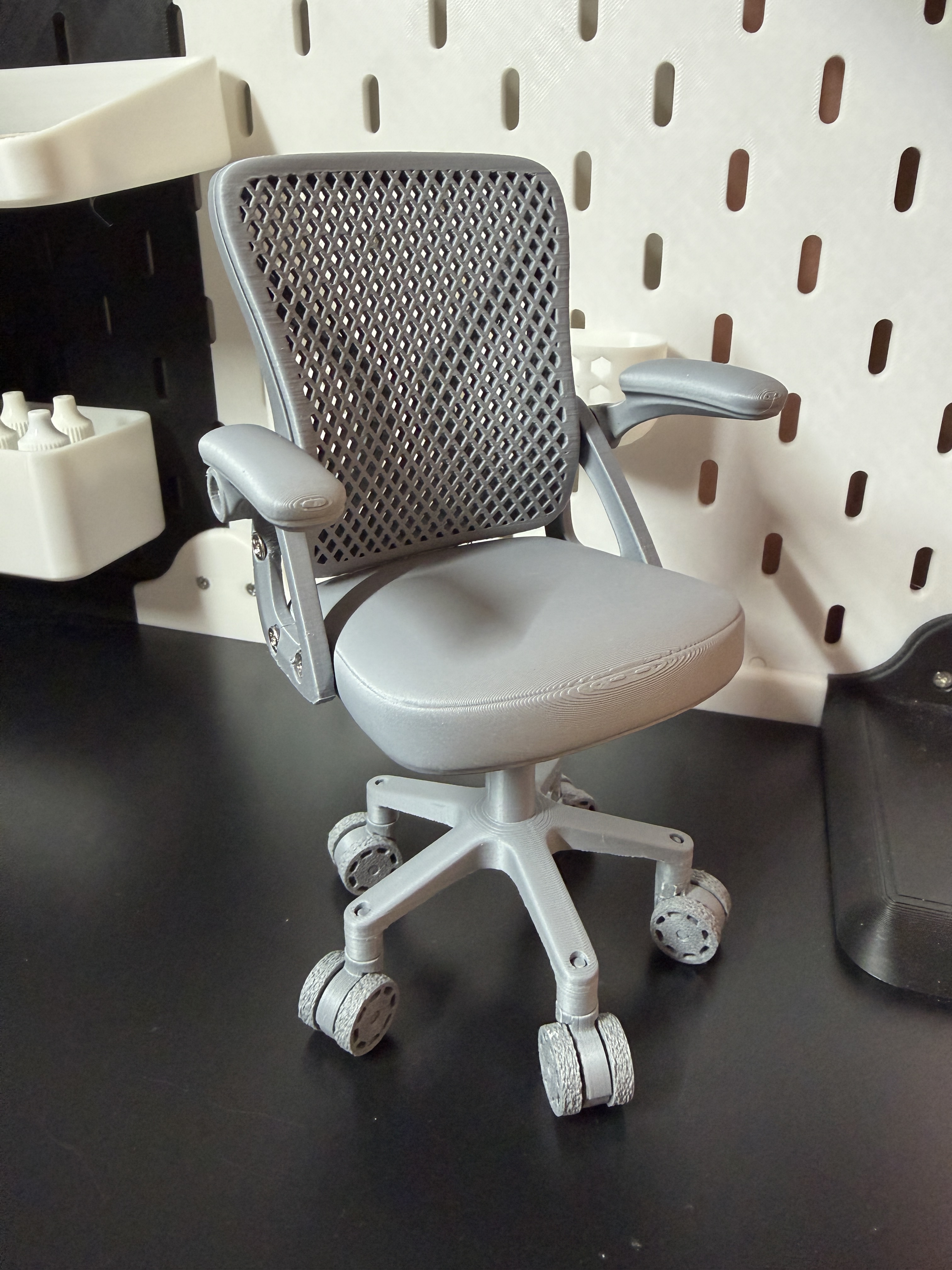 Miniatura 2 do modelo 3D 可动微缩办公椅