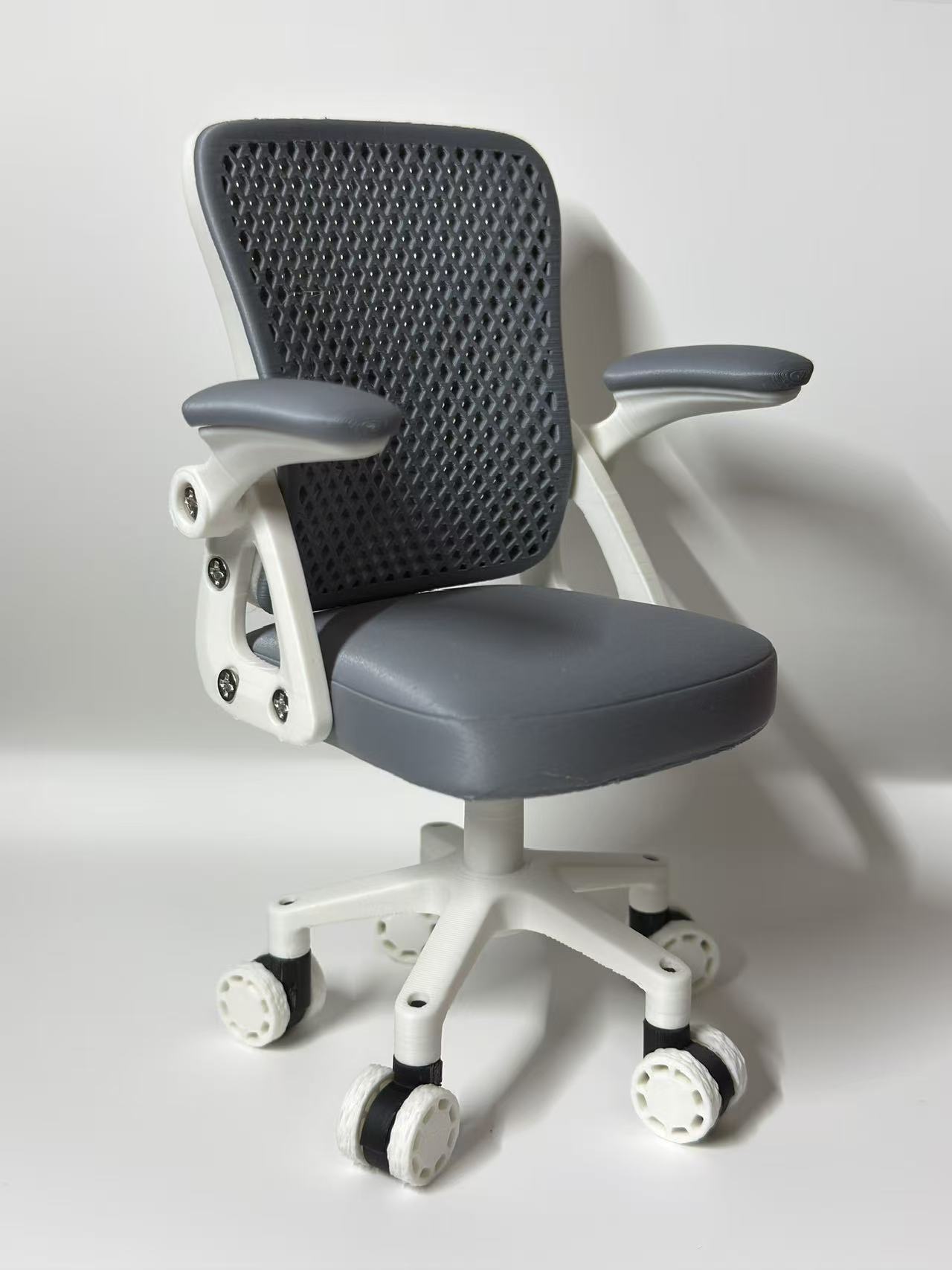 Miniatura 1 do modelo 3D 可动微缩办公椅