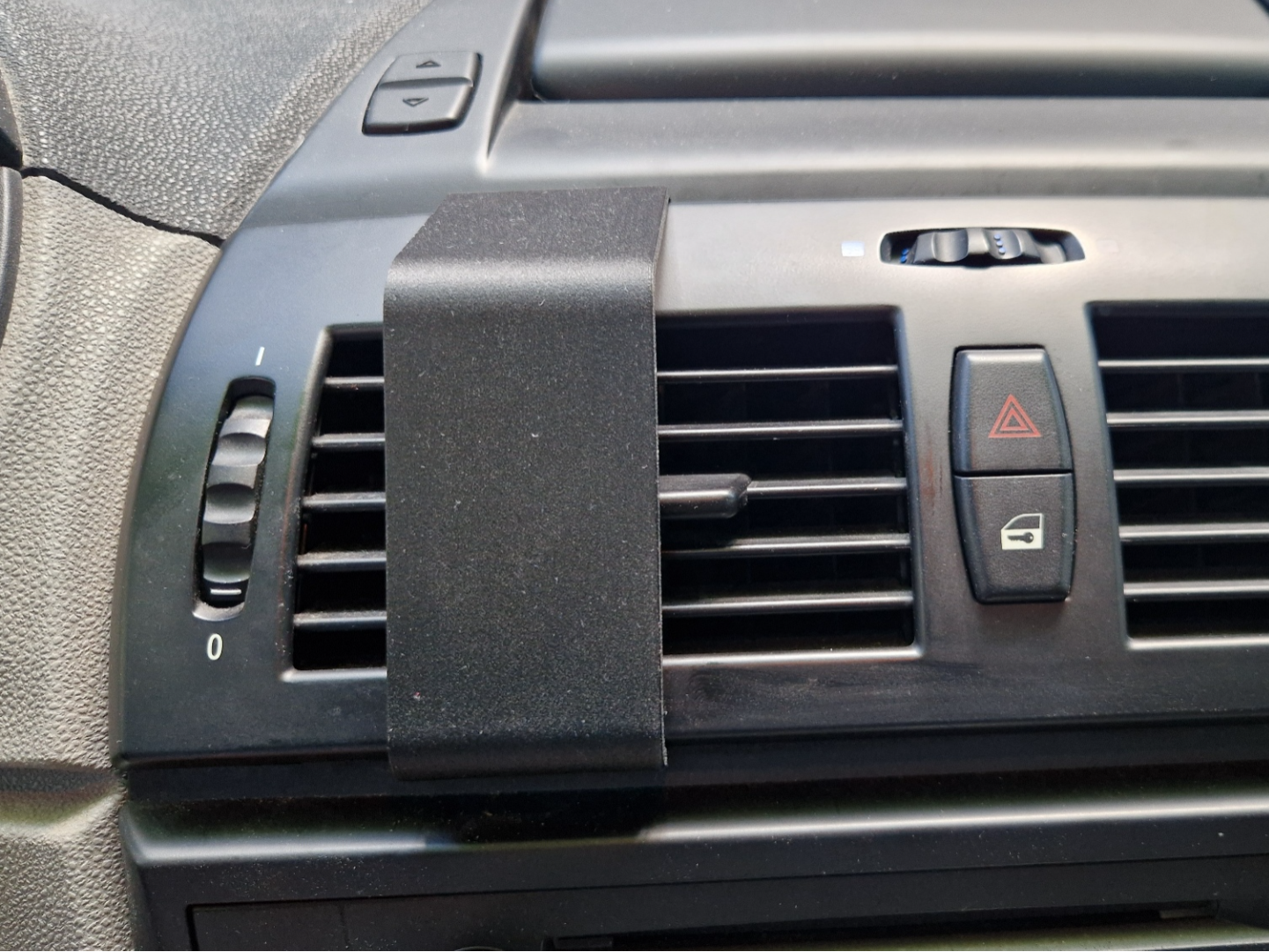 BMW X3 E83 Clip / ähnlich Brodit 853407
