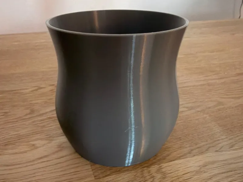 Kleine Vase mit großer Öffnung