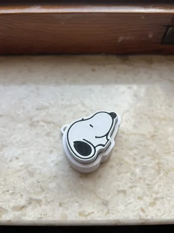 Objeto manipulable: Clicker Snoopy — vista de referencia 5