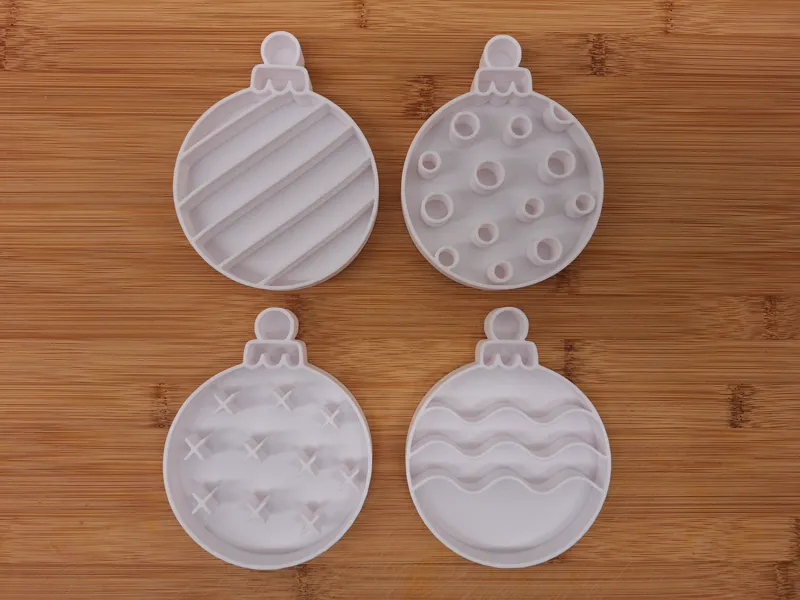 Sensory play : Christmas ornaments I