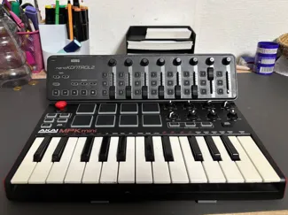Akai MPK Mini and Korg Nano Kontrol2 Stand