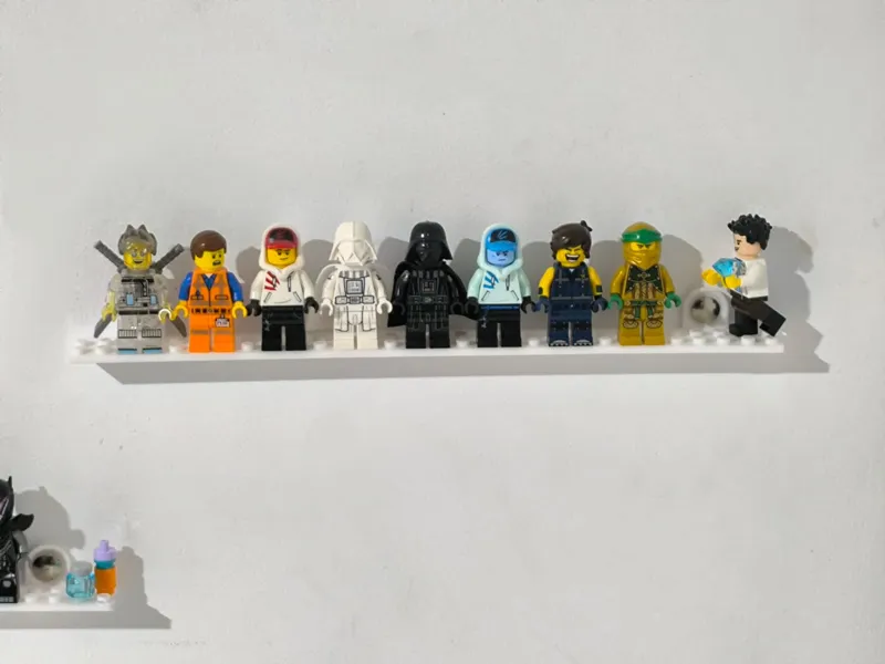 Figurine stand for "brick"