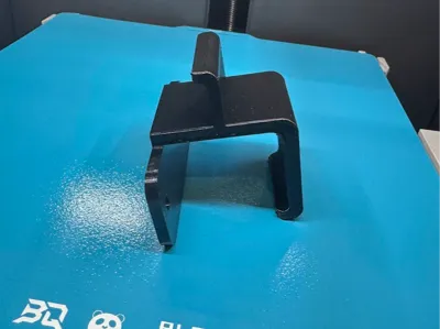 Headphone hanger under desk