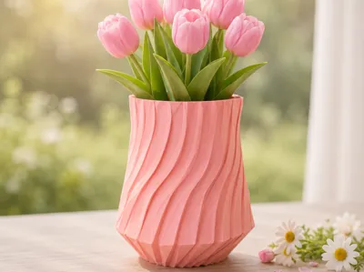 Twisted Facet Vase – Modern Geometric Spring Decor