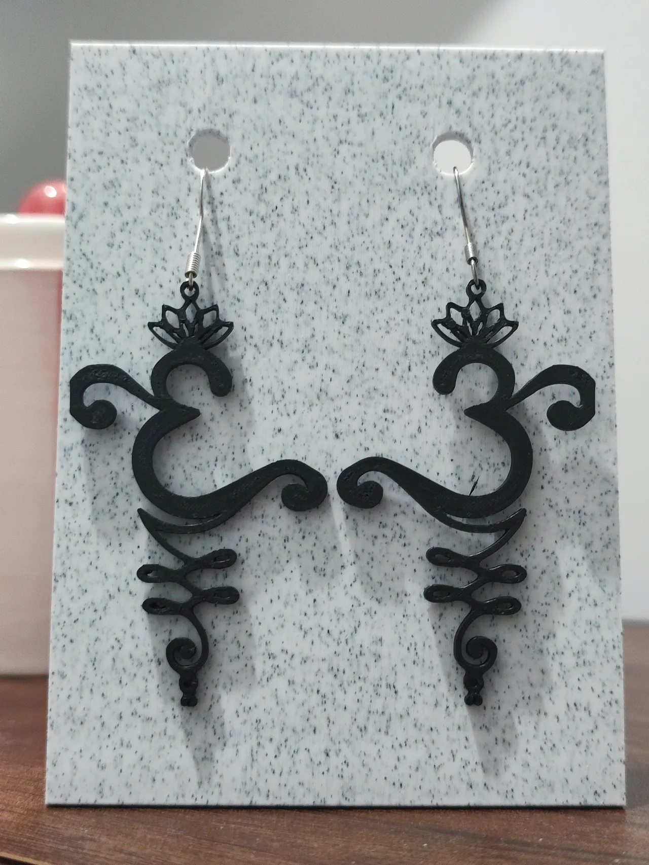 Aretes Unalome Sagrado view 3