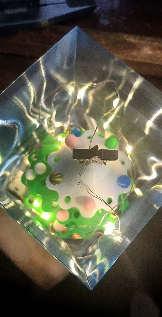 圣诞节紧急半透明礼物盒