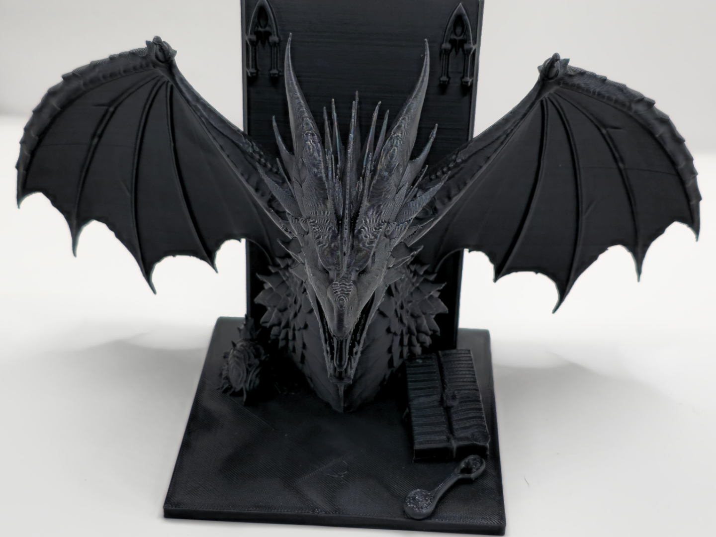 Dragon Bookend – Epic Fantasy Dragon Book Holder