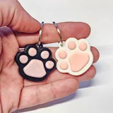 Ключодържател с форма на котешка лапа