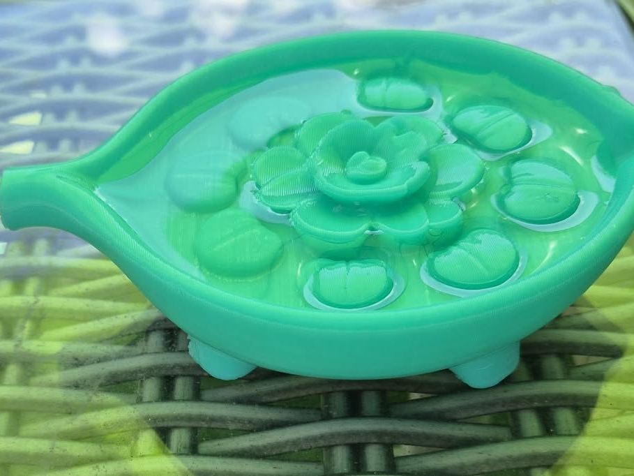 Raised Leaf Water Dish  | Tabletop Friendly Design