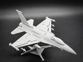 F-16 Fighting Falcon თვითმფრინავის მინიატურა thumbnail 5