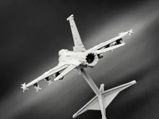 F-16 Fighting Falcon თვითმფრინავის მინიატურა thumbnail 7