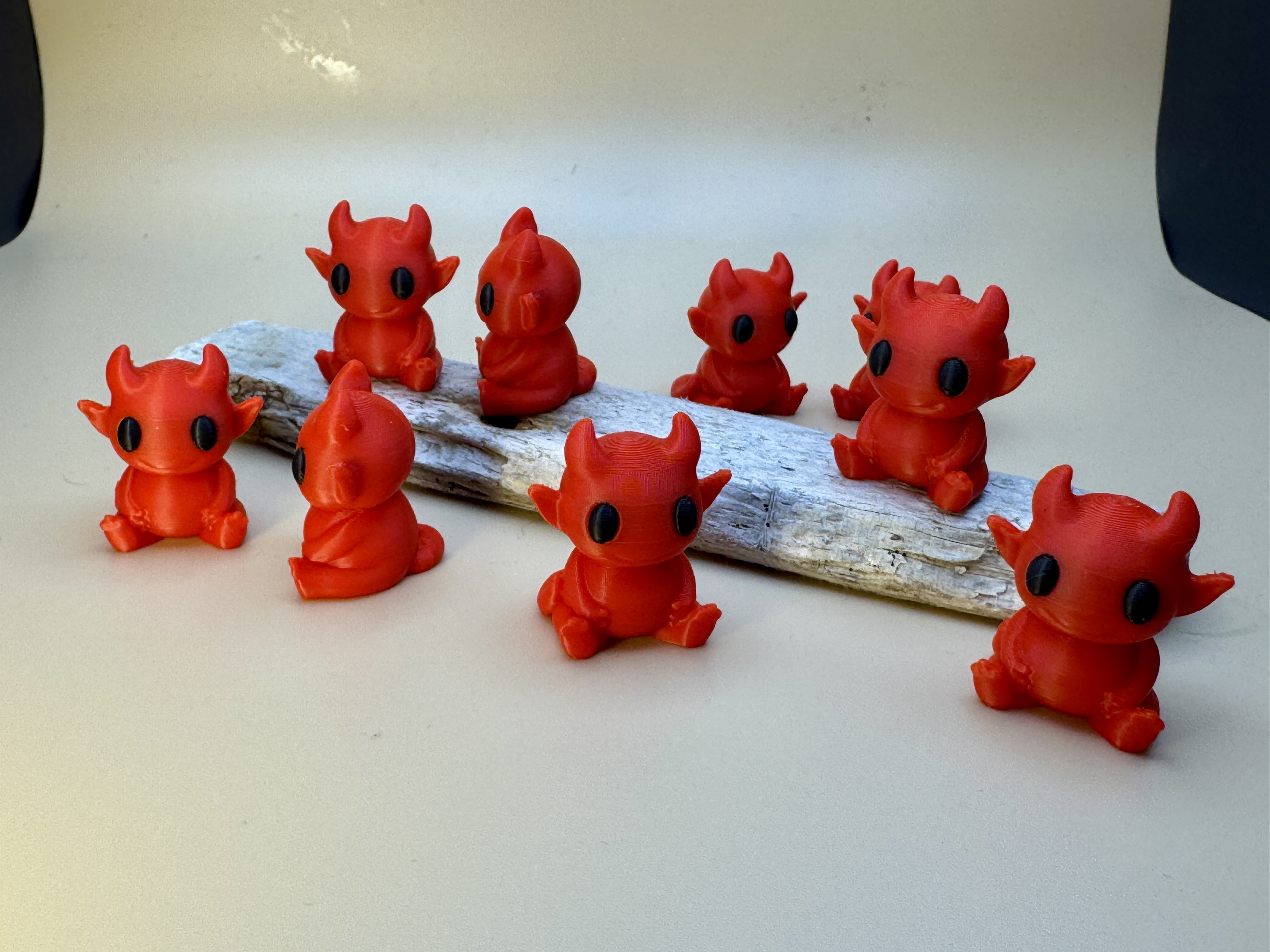 Miniatura 2 do modelo 3D Tiny Cute Horned Devil 