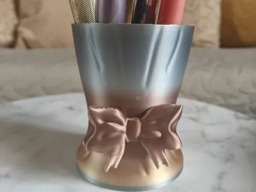 Elegant Bow Makeup Brush Holder