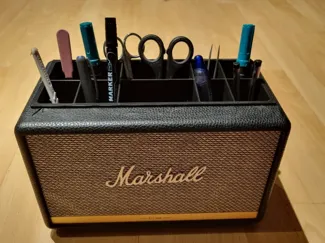 Marshall desktop organizer for pencils