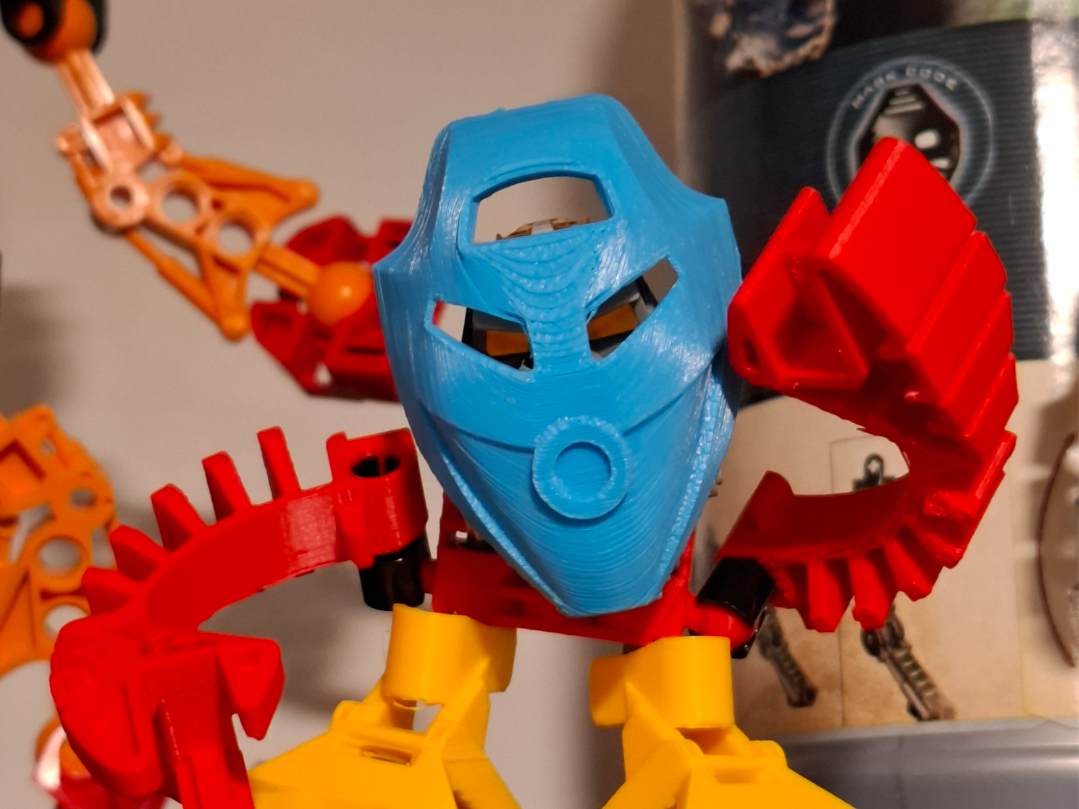 Bionicle Pakari game mask