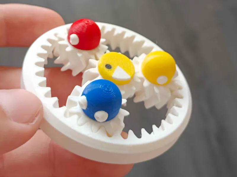 Pacman and ghost fidget