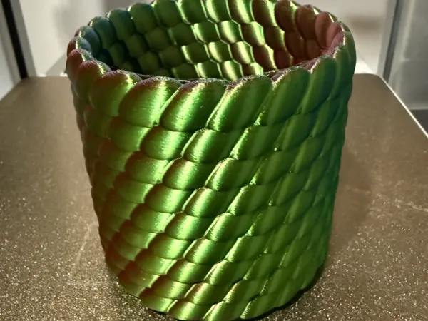 Pot à crayons écailles de dragon