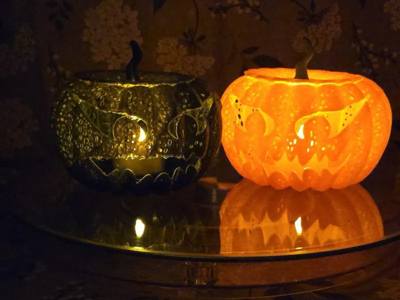Lace Jack-O-Lantern - Elegance Meets Spooky!