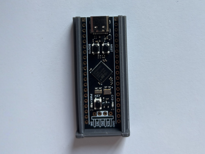 STM32U585CIU6 box with sliding lid