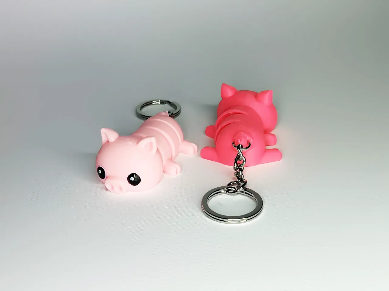 Cute Flexi Pets Pig (Keychain & Magnet) view 4