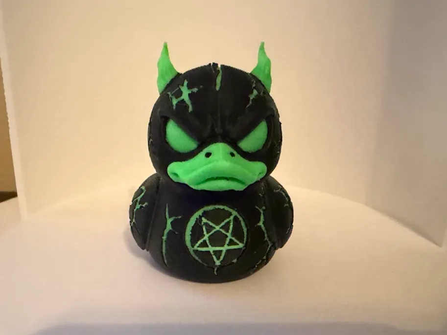 Modelo para impresión 3D: Demonic Duck. Referencia del modelo original.