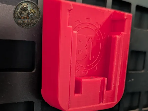 Support MOLLE pour batterie Milwaukee M18