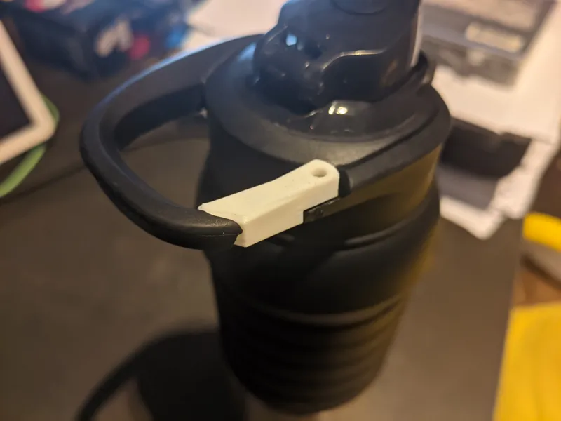 UA 24oz Bottle Carabiner Replacement Part