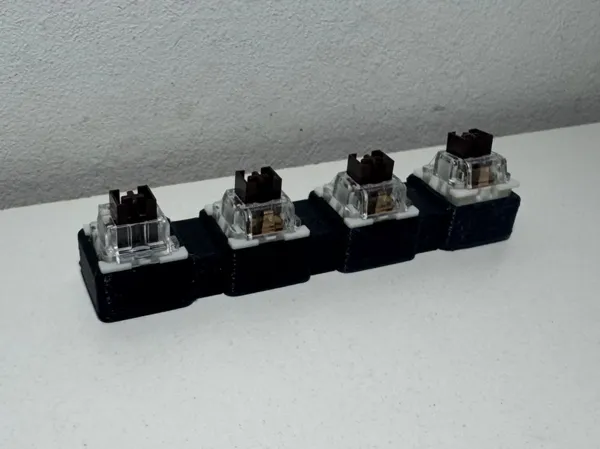 Testeur de switchs mécaniques 4 emplacements