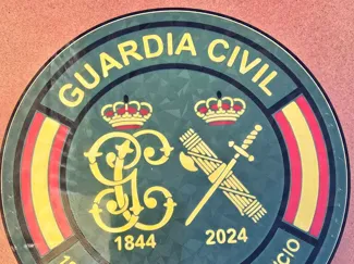 escudo guardia civil lampara