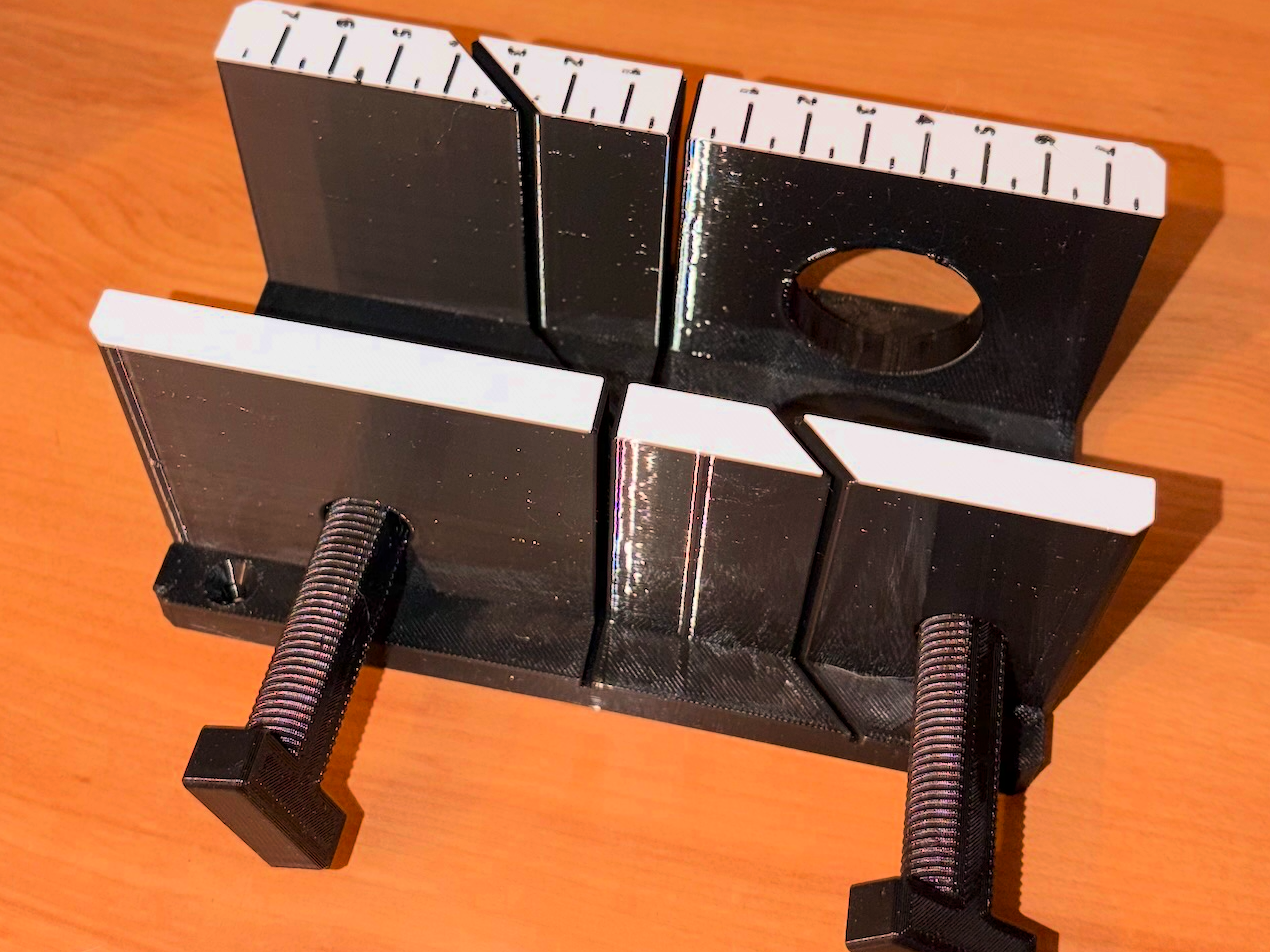 Configurable cutting jig 