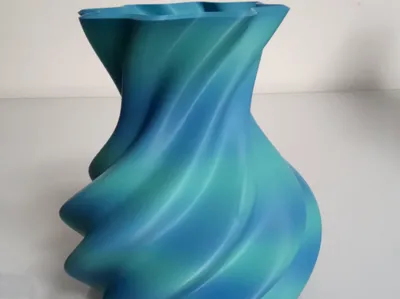 DESIGN SPIRAL VASE