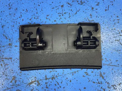 gazelle next's glove compartment handle